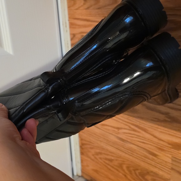 Spring Step Quilted Women's Boots - Picture 6 of 10